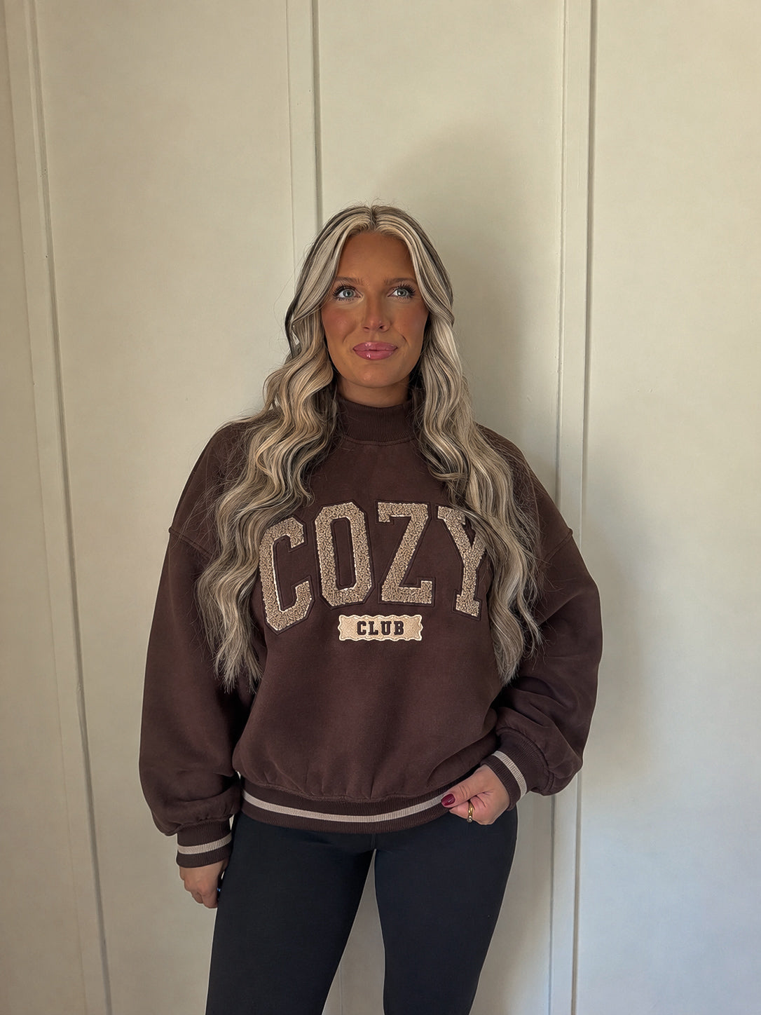 COZY Varsity Mockneck - vintage chocolate brown & puff letters