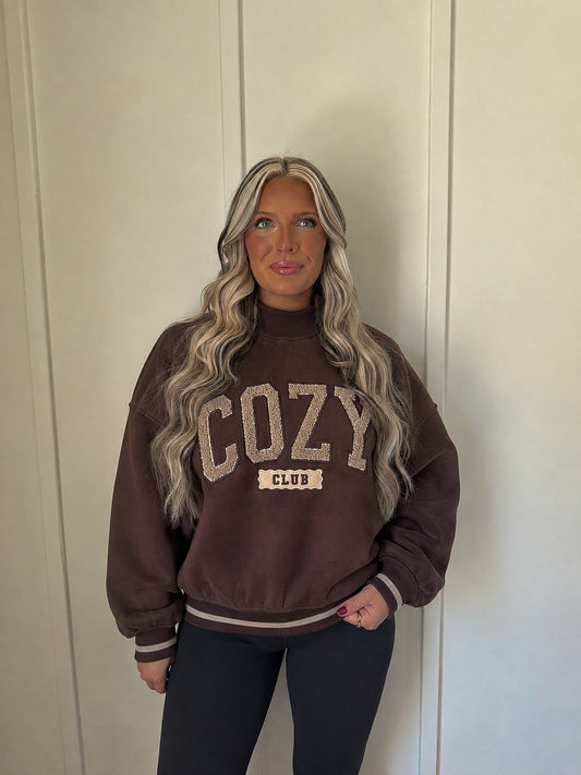 COZY Varsity Mockneck - vintage chocolate brown & puff letters