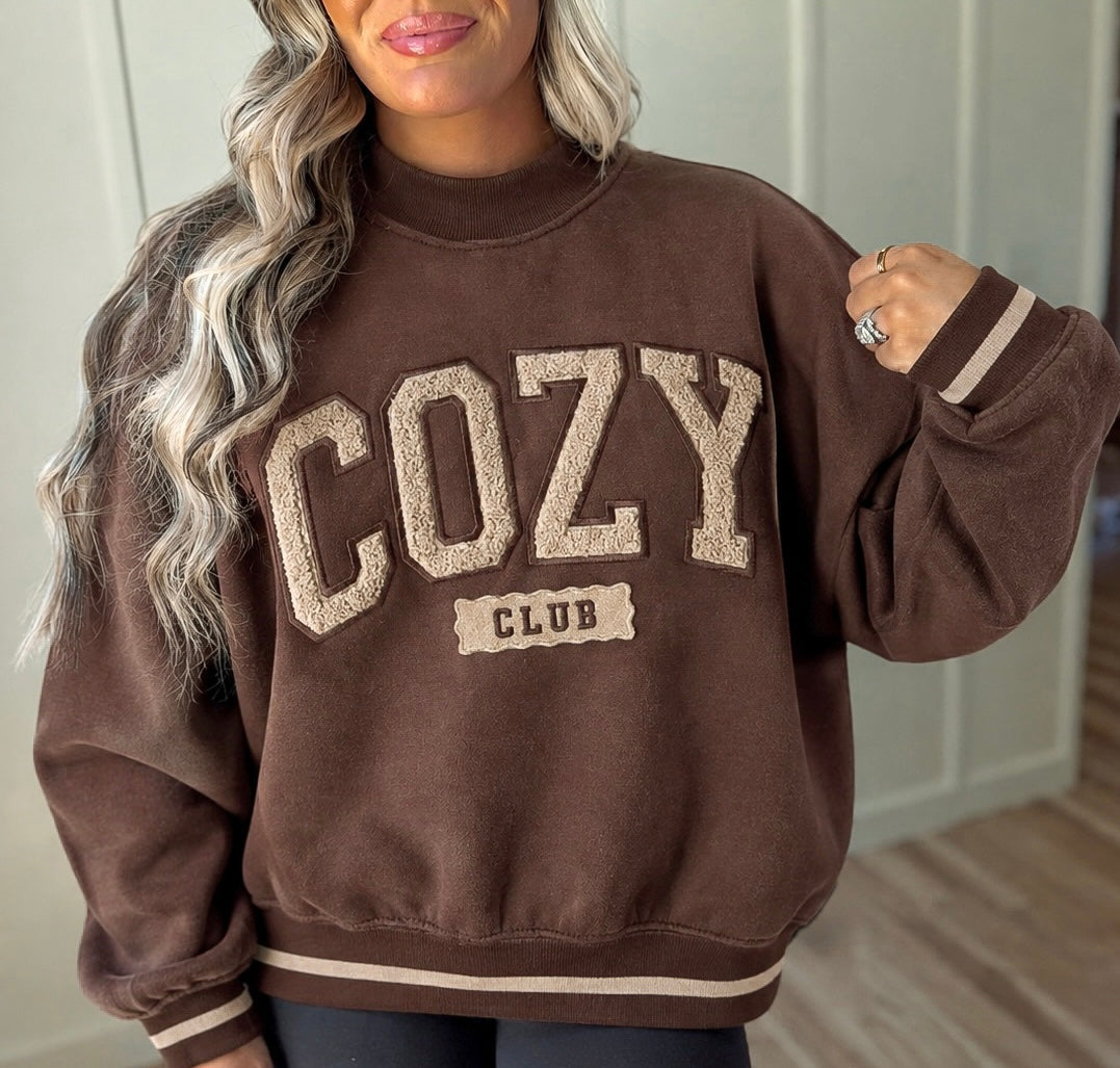 COZY Varsity Mockneck - vintage chocolate brown & puff letters