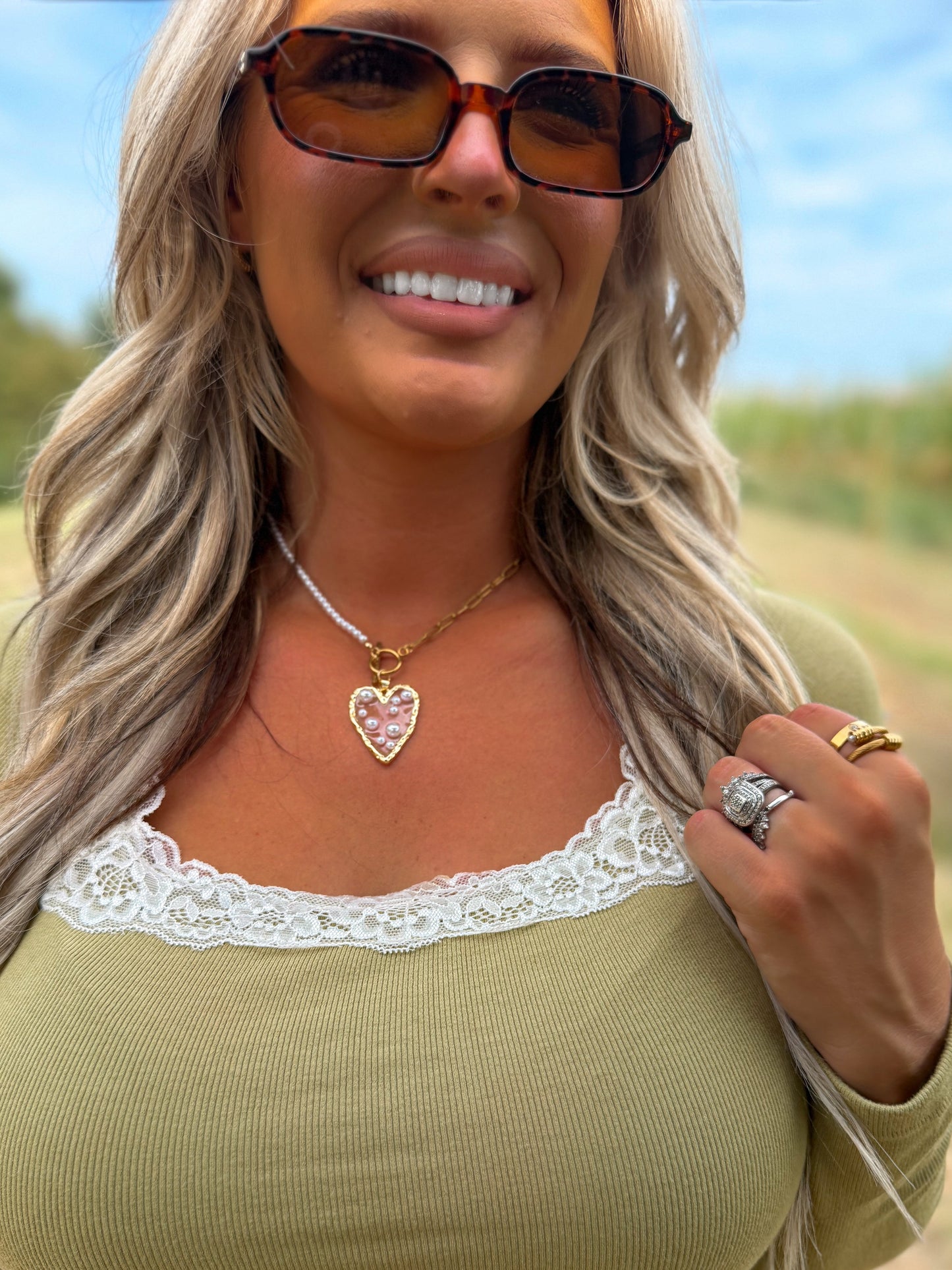 Queen Of Hearts - Gold Clip Toggle Necklace